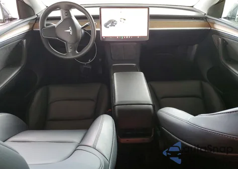 2024 Tesla Model Y z USA, uszkodzony, nr VIN 7SAYGDEE1RF032001